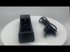 Зарядное устройство с литий-ионной батареей 18650